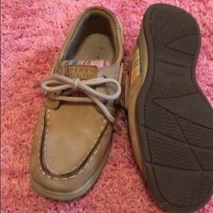 Girls Sperry boat shoes